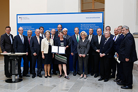 Auftaktgespr�ch unter der Leitung von Ministerin Hendricks 