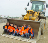 Gruppenfoto in der Schaufel Gruppenfoto in der Schaufel