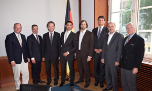 Karsten Zill (BIngK), Dr. Tillman Prinz (BAK), Ernst Ebert (AHO), Bundesminister Dr. Philipp R�sler, Sebastian K�rber, MdB, Ronny Herholz (AHO), Sigurd Trommer (BAK)), Hans-Ullrich Kammeyer (BIngK)