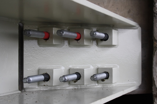 1. Preis: Verst�rkung von Betonbr�cken mit Verbundankerschrauben