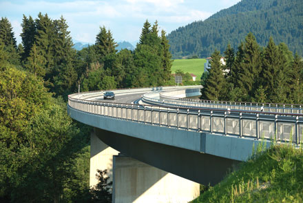 1. Preis: Erneuerung des Wertachtal�bergangs bei Nesselwang