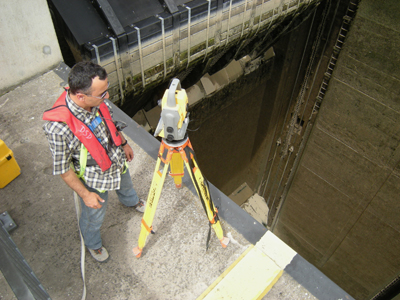 Aufnahme der F�hrungsschienen und Lauffl�chen