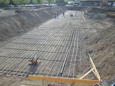 Erdkollektorleitungen unter gesamten Geb�ude